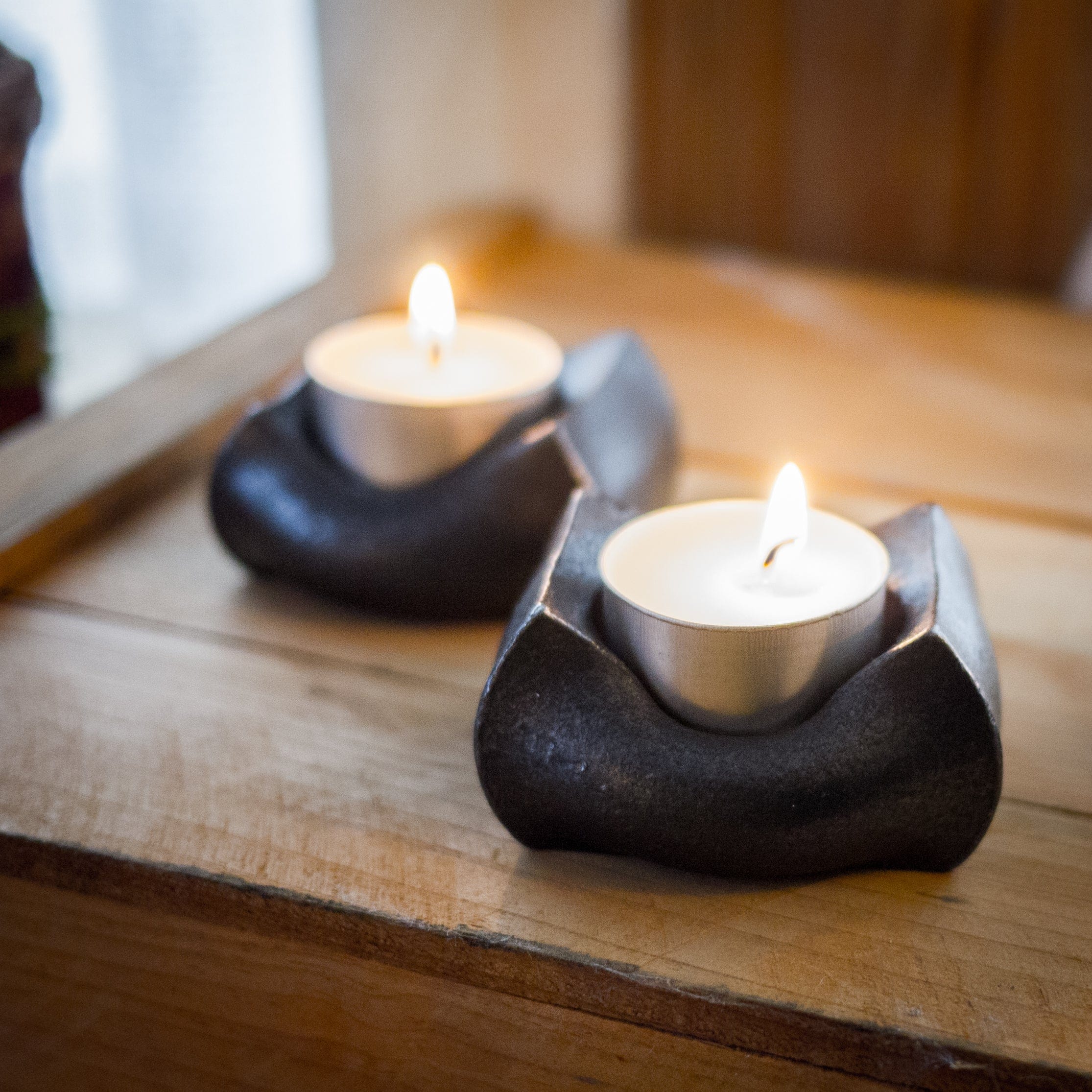 Tea light candleholder