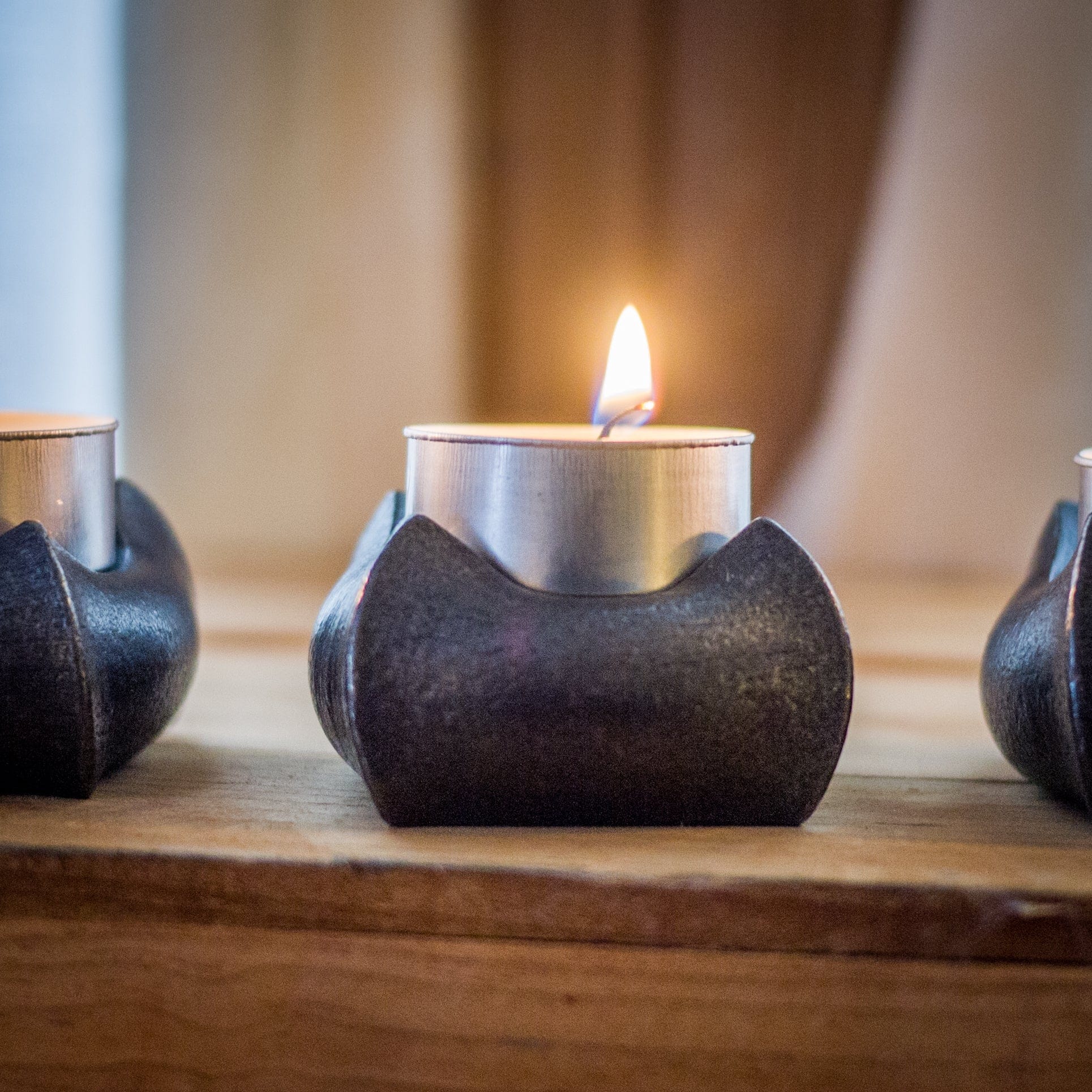 Tea light candleholder