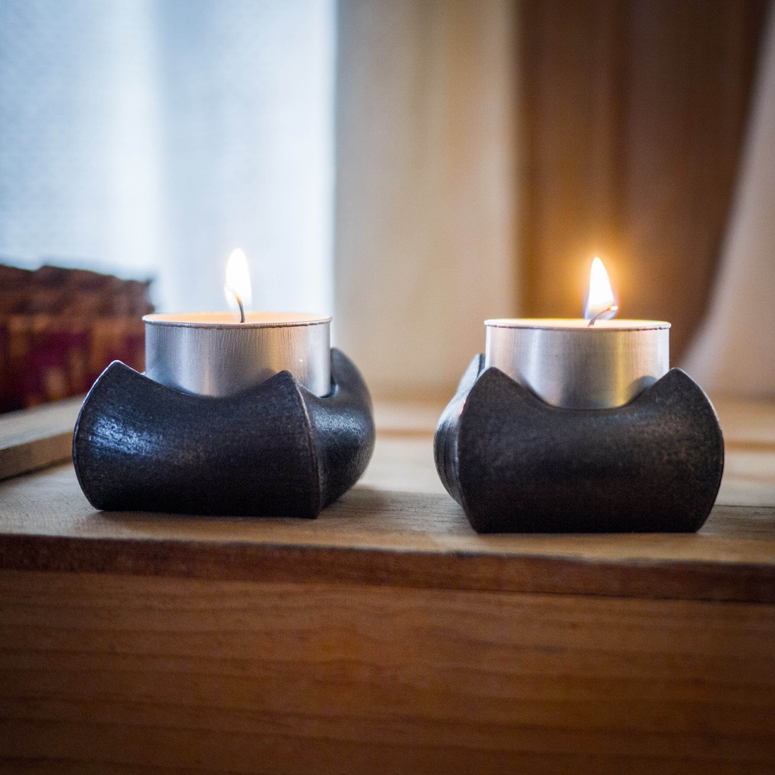 Tea light candleholder